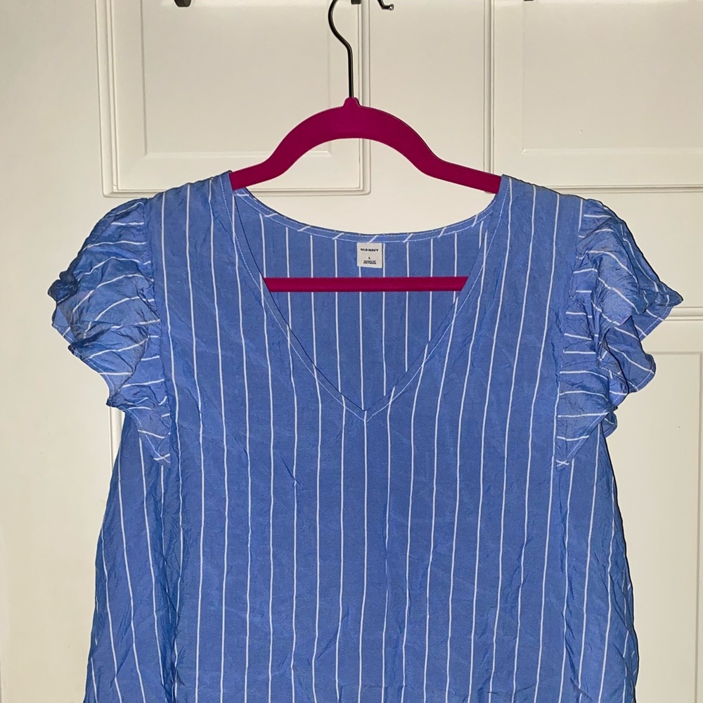 🔹Old Navy Striped Ruffled Top🔹
